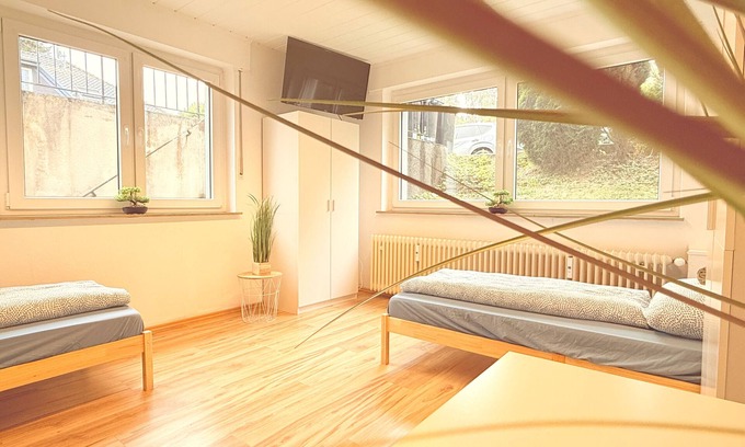 Alt-Rentfort Apartment | Large Accommodation | Near Movie Park | Veltins Arena