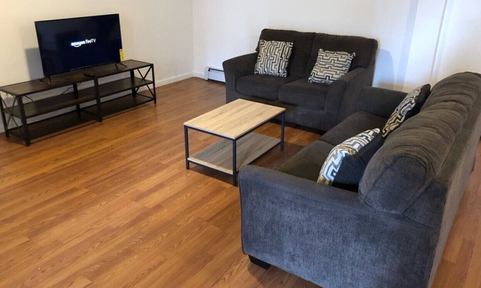 Elizabeth Apartment | Large and private apartment that sleeps up to 10 people comfortably with direct NYC Manhattan train only 5 minute walk away