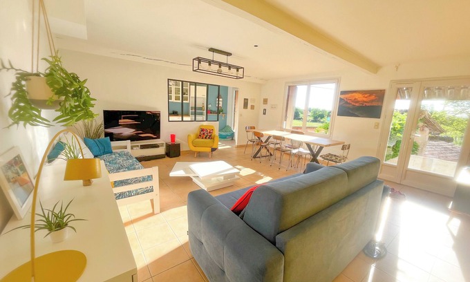 Castries Apartment | Large apartment in the heart of nature, close to the sea!