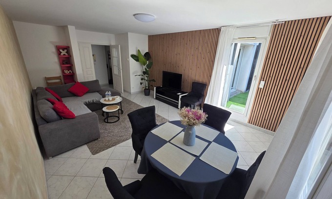 Villepinte Apartment | Large apartment near Paris/C.D.G/Disney
