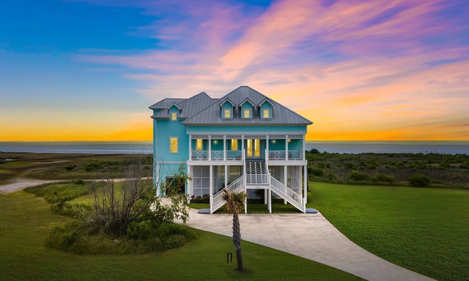 Red Fish Cove House | Large Bayfront home ideal for beautiful fall weekends at the beach!