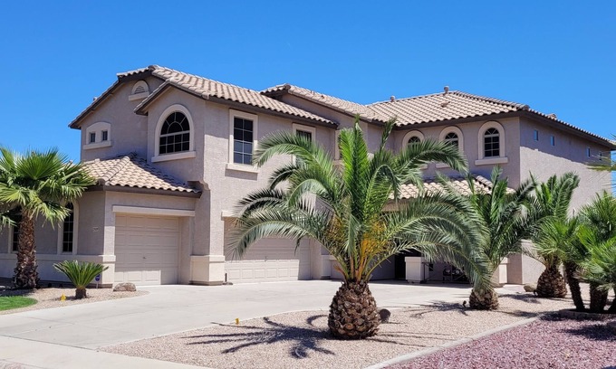 Maricopa House | Large Beautiful Golf Course Home with Backyard Oasis!