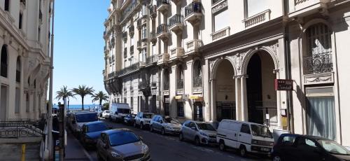 Nice City Centre Apartment | Large beautiful studio near the NEGRESCO HOTEL