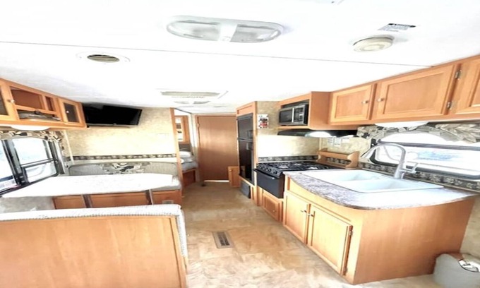 Columbia House | Large Comfortable RV