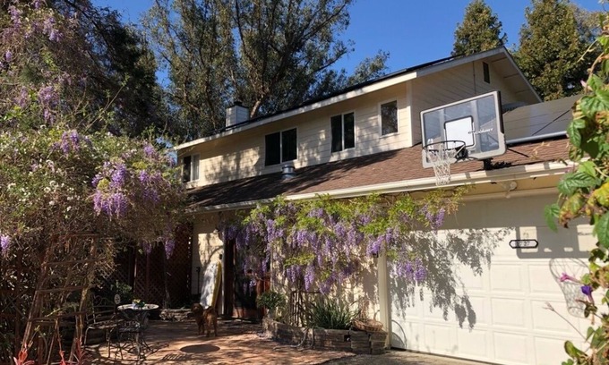 Sylvia Park House | Large Comfy Topanga Canyon Family Getaway near State Park and Pacific Ocean