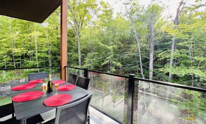 Orford Condo | Large condo at the foot of Mont Orford- 5 min Magog - Memphremagog - Spas-Pool