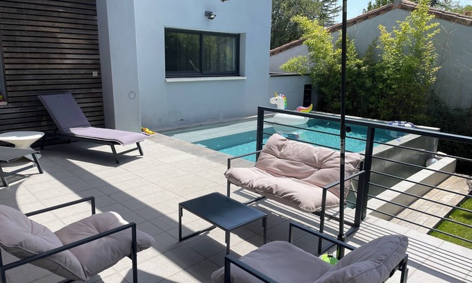 Mont Duplan House | Large contemporary house with pool/garden 3 min from Nîmes town center