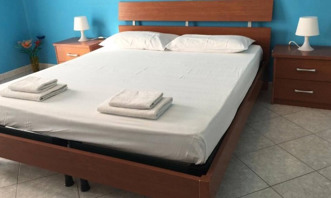 Vittoria House | Large double bedroom
