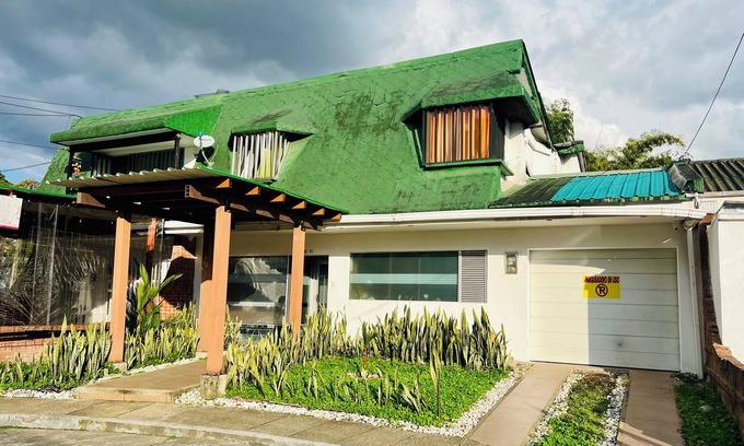 Pereira House | Large, elegant and central house in Pereira, ideal for your rest!