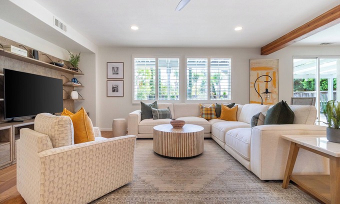 Temecula House | Large, executive level family home in great neighborhood