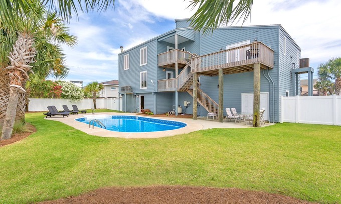 Toilla Segunda House | Large Families & Reunions Welcome. Gulf View Home with a Pool!