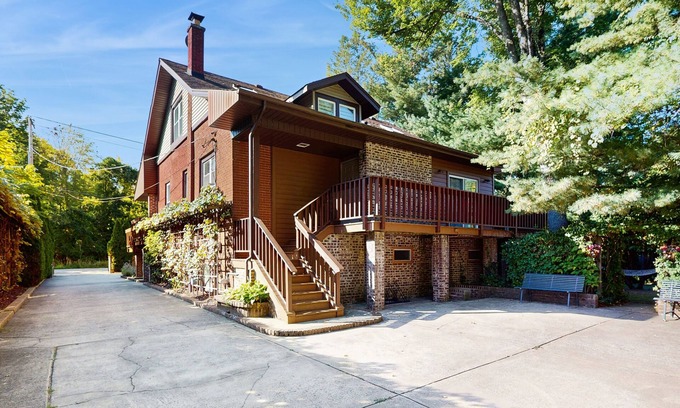 Union Pier House | Large, Family-Friendly Home with WiFi, Two Kitchens, Private Hot Tub, & Gazebo