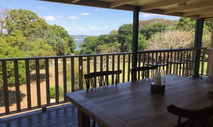 Iluka House | Large family friendly home with two separate living areas.