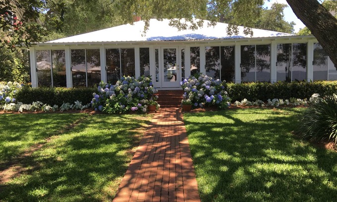 Fairhope House | Large Family Friendly Mobile Bay Home Near Shopping, Dining and Grand Hotel.