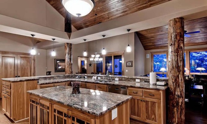 Boulder Ridge House | Large Family home with 5 bedrooms and private hot tub