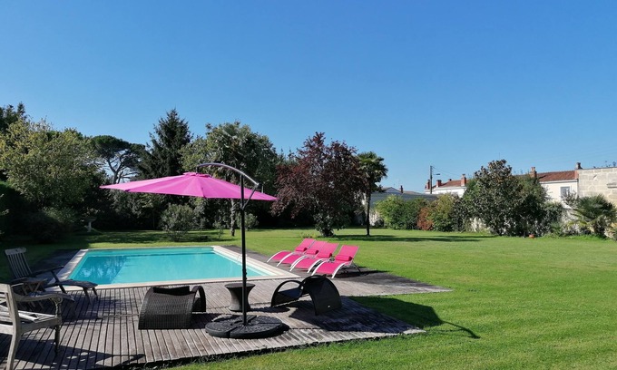 Libourne House | Large family house in Libourne with beautiful garden and swimming pool