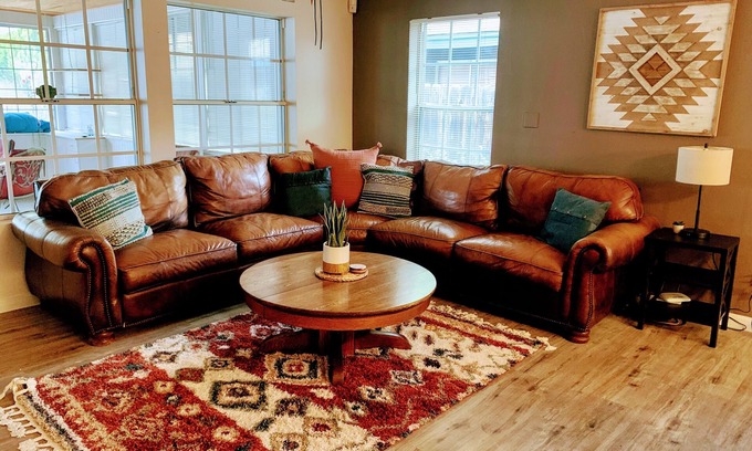 Kernville House | Large Family & Pet Friendly Downtown House, Hot Tub, Walking to river, Sequoias