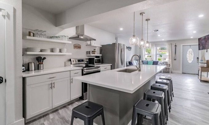 Delray Beach House | Large Five Bedroom Home near Downtown and Beach