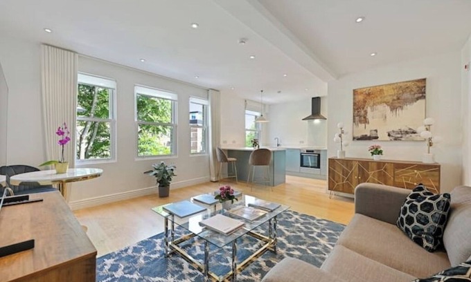 Clapham Apartment | Large Flat at Nightingalenn