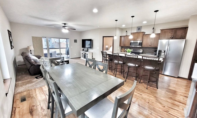 Arnolds Park Cabin | LARGE floorplan, 4 private bedrooms, flexble check-in, comfy beds, kid-friendly!