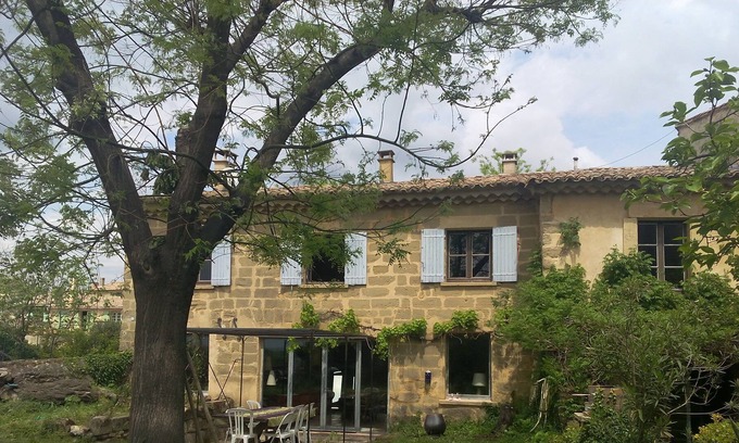 Saint-Quentin-la-Poterie House | Large village house (160 m2) with garden 400m2