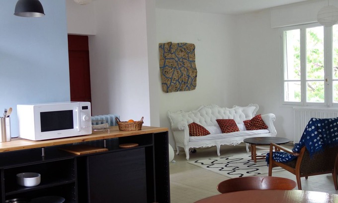 Lodeve Apartment | Large garden by the river and in the town center