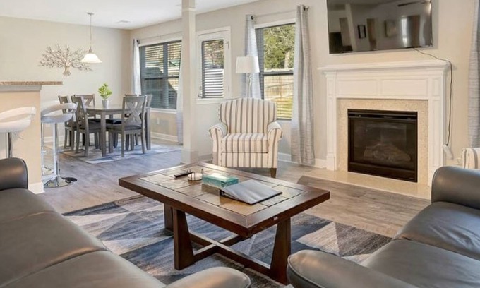Charlotte House | Large Group Haven - Entire Home Close to LightRail
