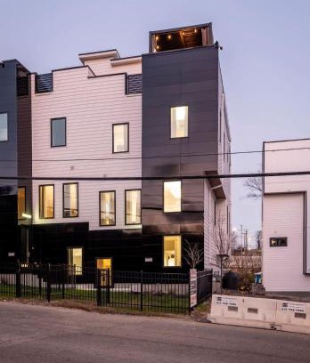 Katie Hill Neighborhood House | Large Groups - 2mi from Downtown - Sleeps 24
