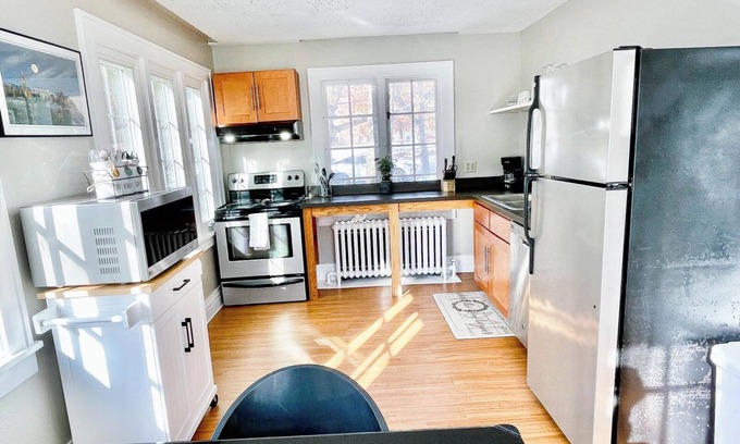 Ithaca House | Large Historic Home on Cornell's Campus. 8 bedrooms 2 bath