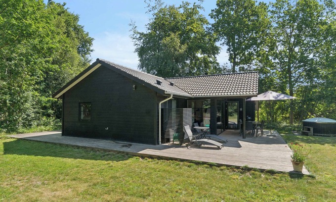 Hoensinge House | Large holiday home with hot tub by Vig Lyng