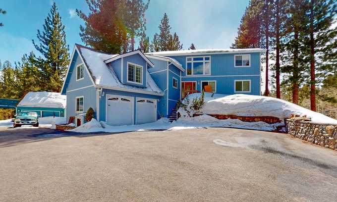 Upper Kingsbury House | Large home among the treetops near Heavenly with hot tub & great deck