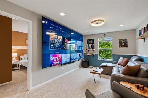 Commerce City House | Large home, Fenced in Back Yard, Cathedral Ceiling