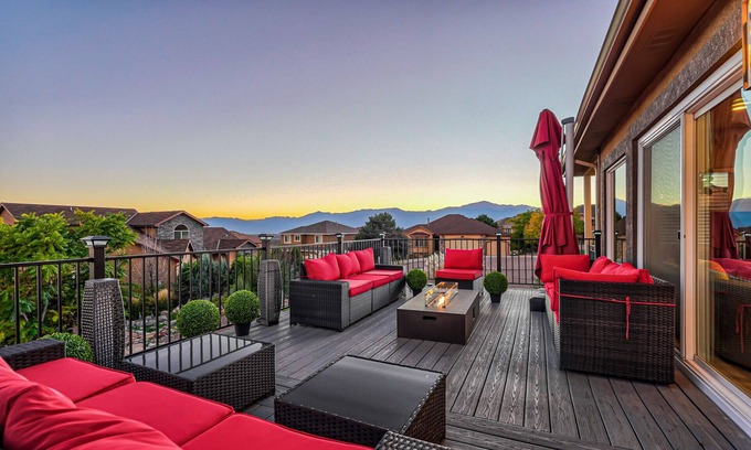 Northeast Colorado Springs House | Large Home-Pikes Peak Views-High End-Pool Table