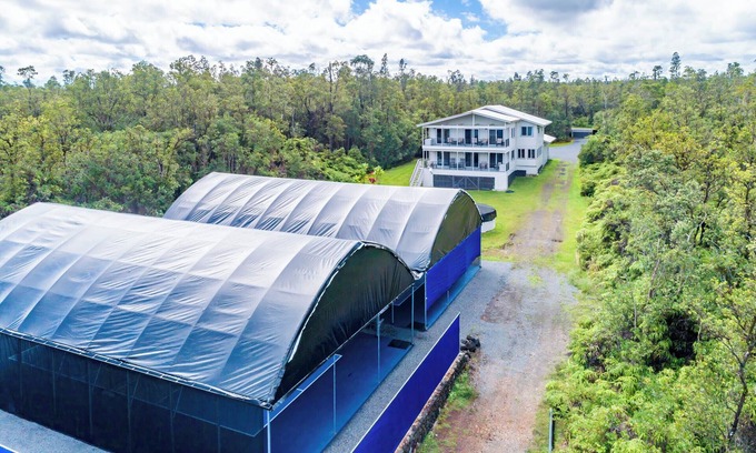 Fern Acres House | Large Home w/2 covered Pickleball Courts near Volcano National Park sleeps 16