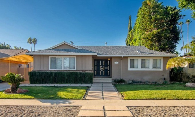 Reseda House | Large Home with Pool + Jacuzzi