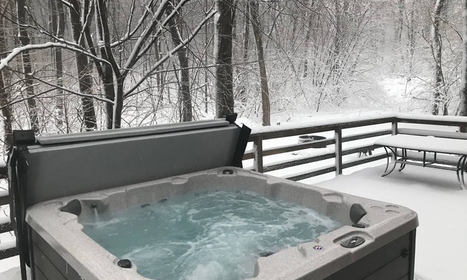 Stahlstown House | Large hot tub on large deck, close to golf courses, state parks, and wineries!
