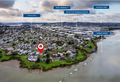 Otahuhu House | Large House. Convenient Location.