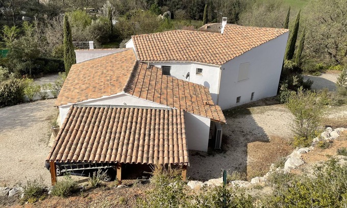 Venelles Villa | Large House Near Aix-en-pce not Overlooked on 1.2 Hectares of Land