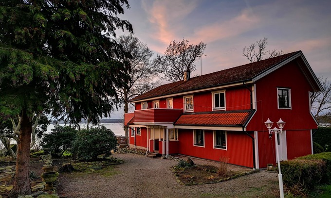 Ivetofta House | Large house, right in front of the lake and in the middle of the forest. Pure nature! Unique!
