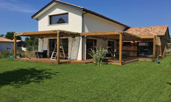 Sanguinet House | LARGE HOUSE VERY CLOSE TO LAKE SANGUINET