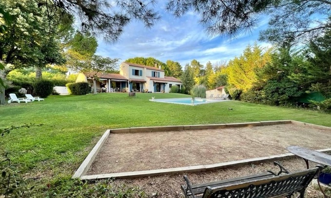 Beziers House | Large House with Private Pool on 2600m² Garden