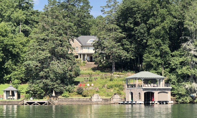Lakemont House | Large Lake Rabun Lakefront Home for Family Vacation or Executive Retreat