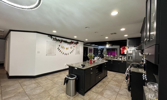 Kenner - Louis Armstrong International Airport House | Large, Luxe NOLA/Metairie Home- Tankless Waterheater, Huge Yard! Near Lakefront
