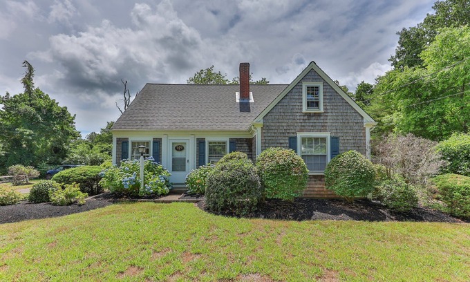 Dennis House | Large open home close to Mayflower/Bayview beach