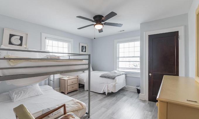 Ventnor City Apartment | Large Patio with Ocean Views Beach Block Parking Unit 3