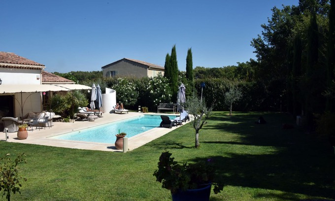Robion Villa | Large pretty villa 200m2, AC, garden, swimming pool, Luberon 100 m
