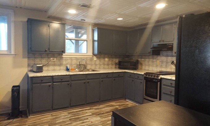 Lilburn Apartment | Large private daylit basement apartment in quiet Lilburn neighborhood