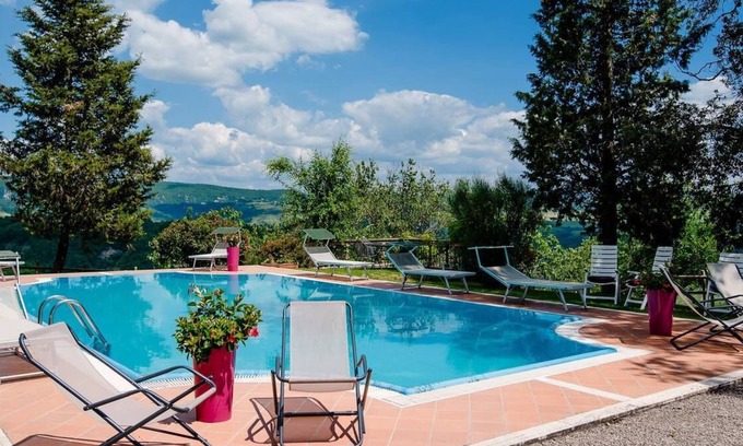 Il Poggio Villa | Large private villa in the countryside