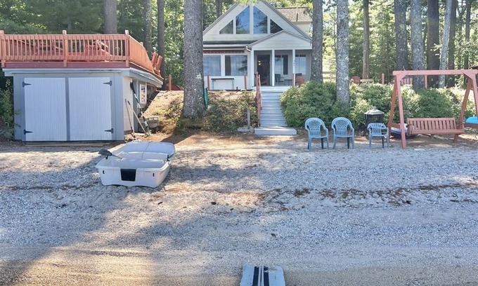Standish House | LARGE SANDY BEACH. 3 BEDROOM 2 BATHROOM. WATERFRONT