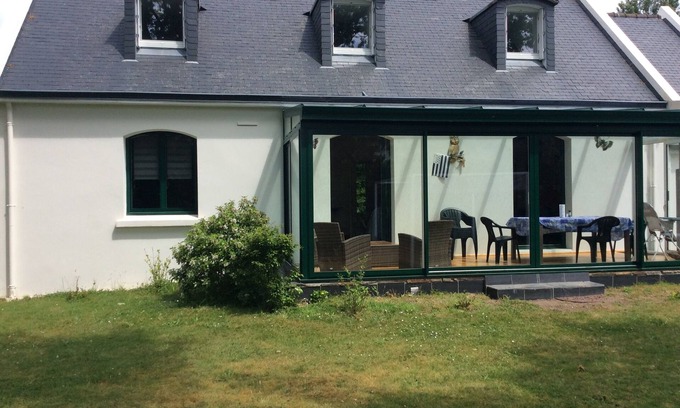 Fouesnant House | Large seaside house